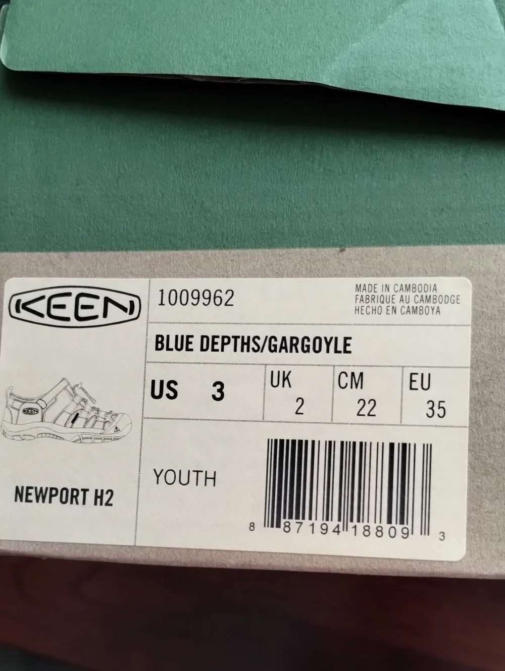 Keen size youth